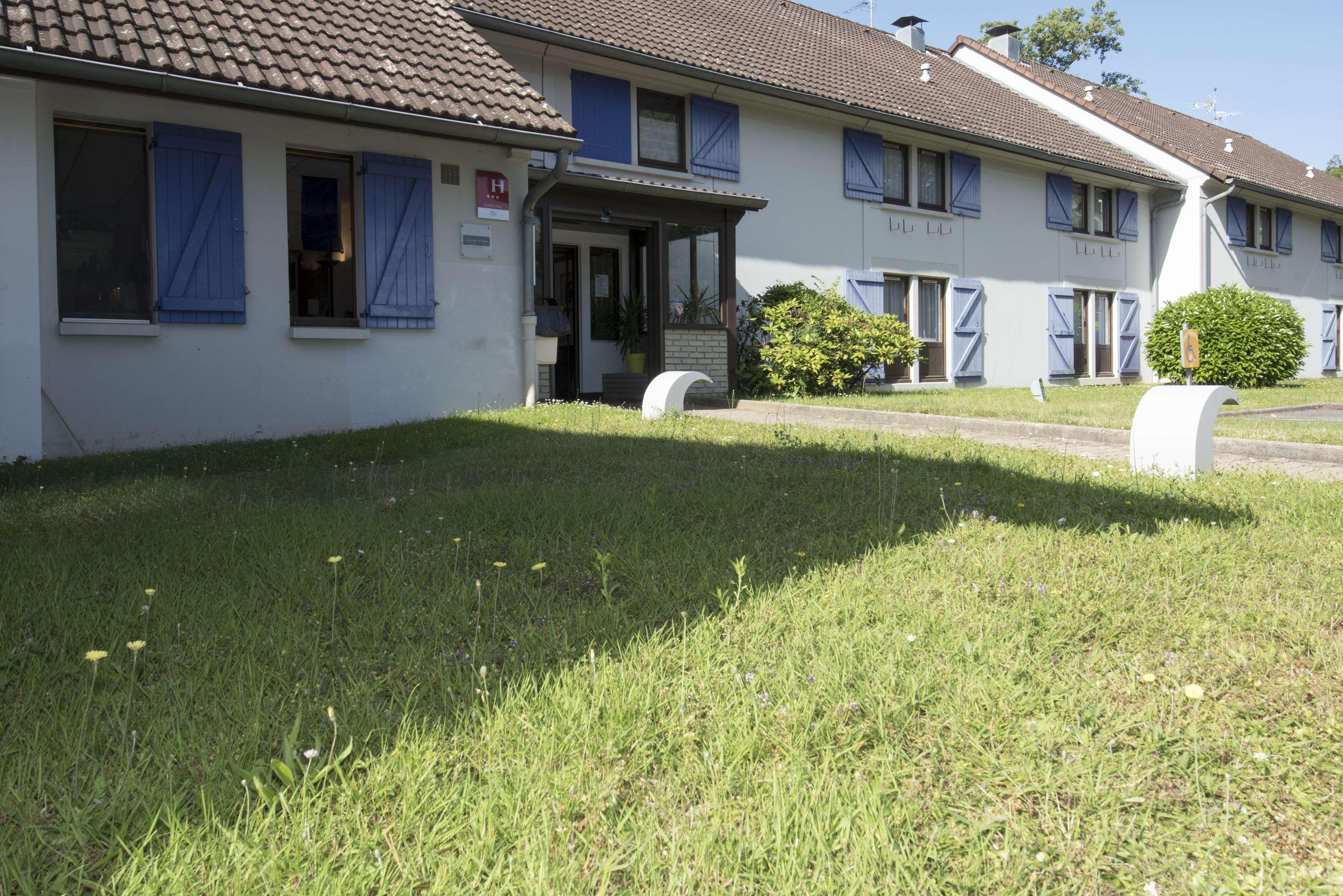 Kyriad Geneve St-Genis-Pouilly Сен-Жени-Пуйи Екстериор снимка
