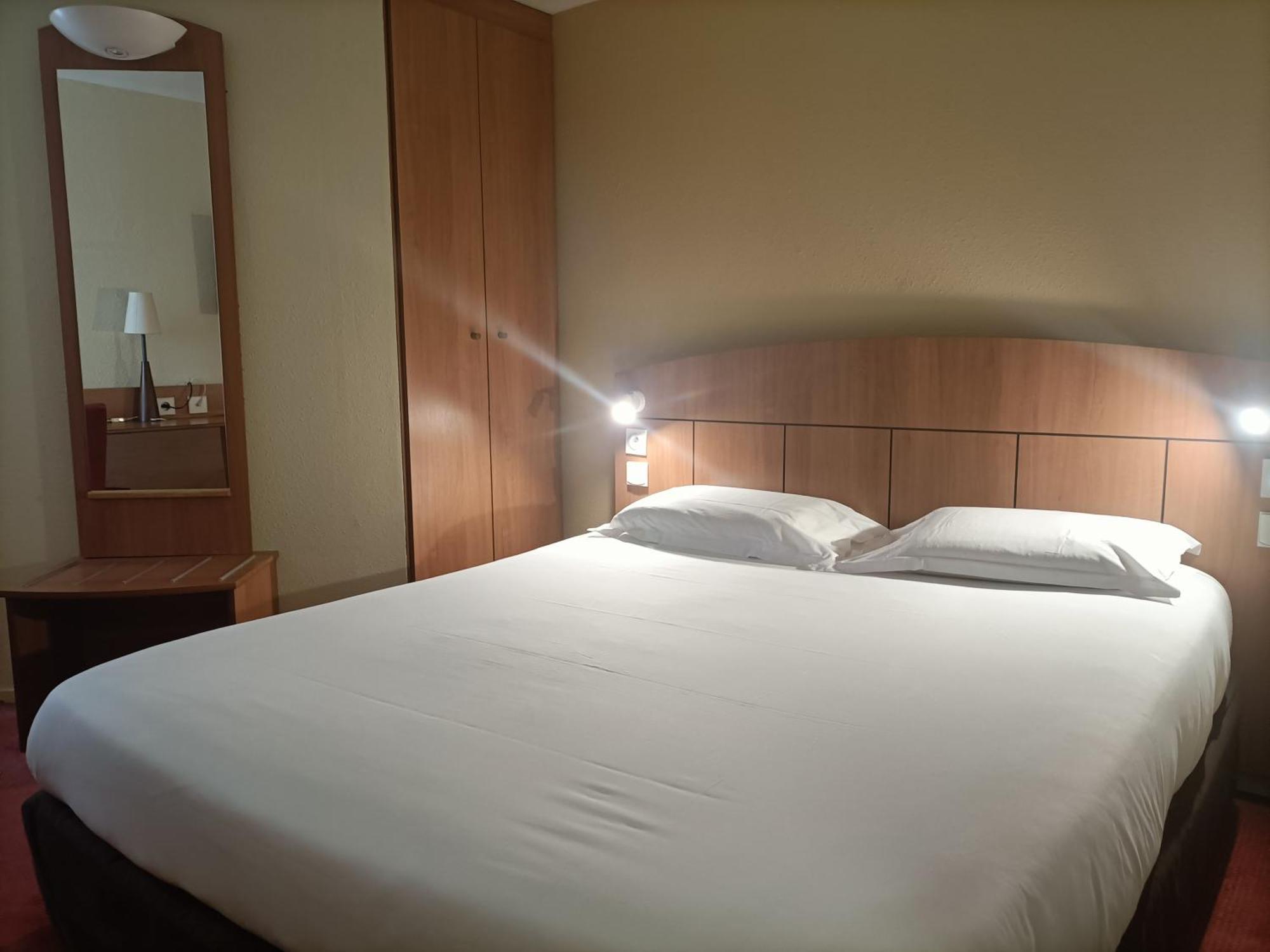 Kyriad Geneve St-Genis-Pouilly Сен-Жени-Пуйи Екстериор снимка
