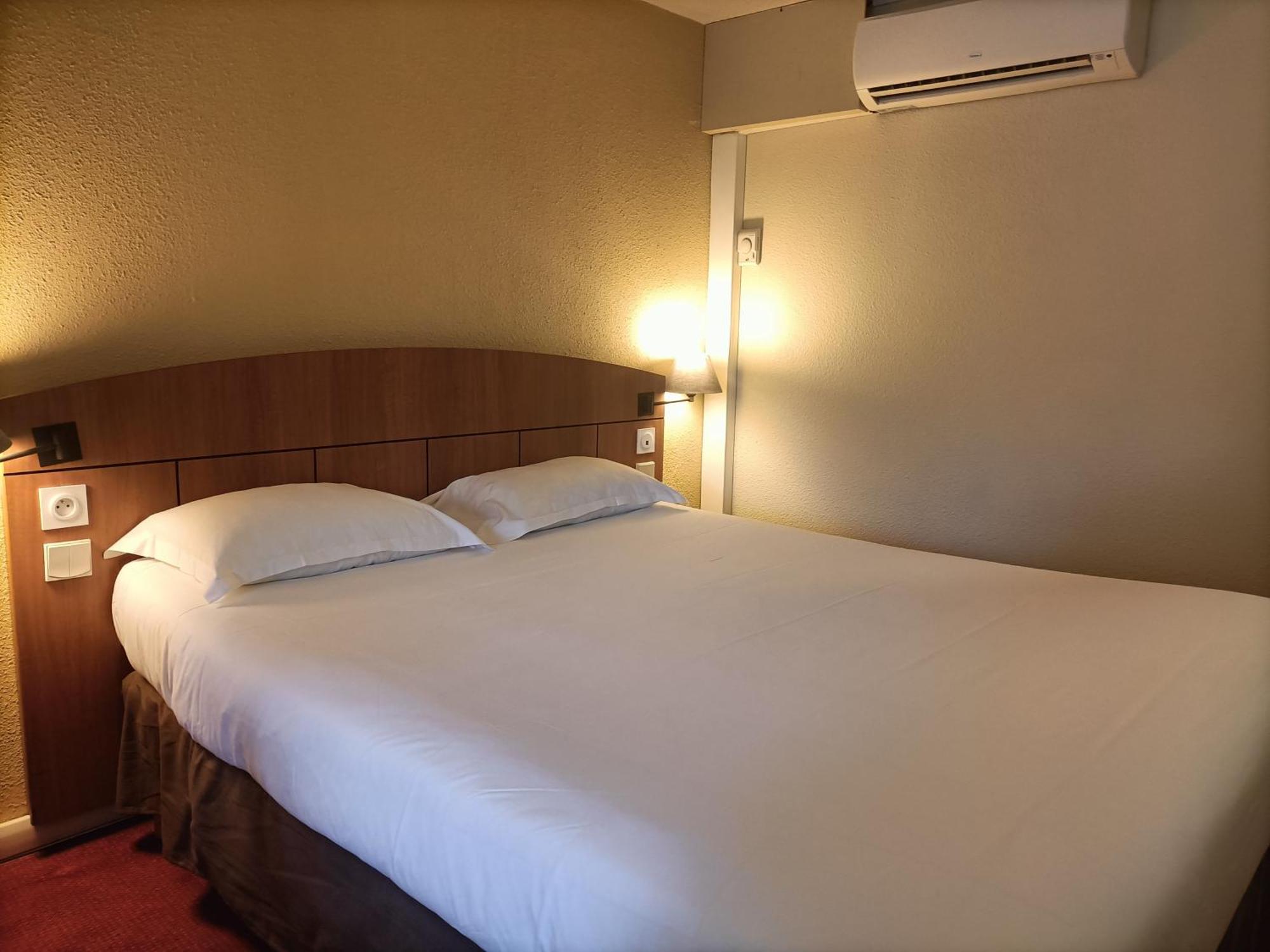 Kyriad Geneve St-Genis-Pouilly Сен-Жени-Пуйи Екстериор снимка
