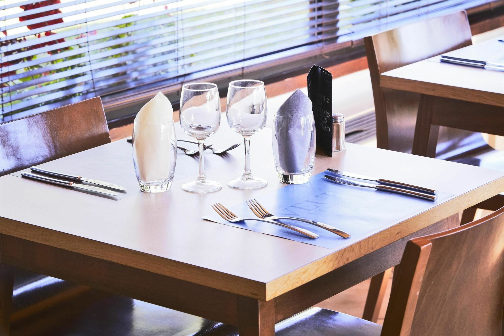 Kyriad Geneve St-Genis-Pouilly Сен-Жени-Пуйи Екстериор снимка
